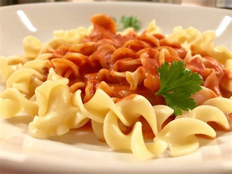 Cremige Tomatensauce Mit Sahne Rezept Kweach Rezept Tomaten Sauce Nudeln Mit Tomatensauce