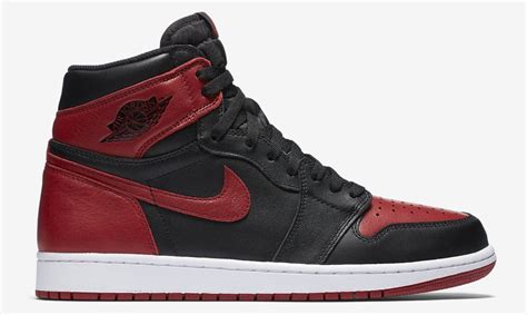 The air jordan i was the first shoe to be worn in the nba with multiple colors. Banned Air Jordan 1 Resell Price | Sole Collector