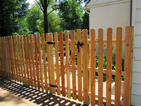 5 Tall Red Cedar Spaced Picket Fence Fence Old Fences Vinyl Fence