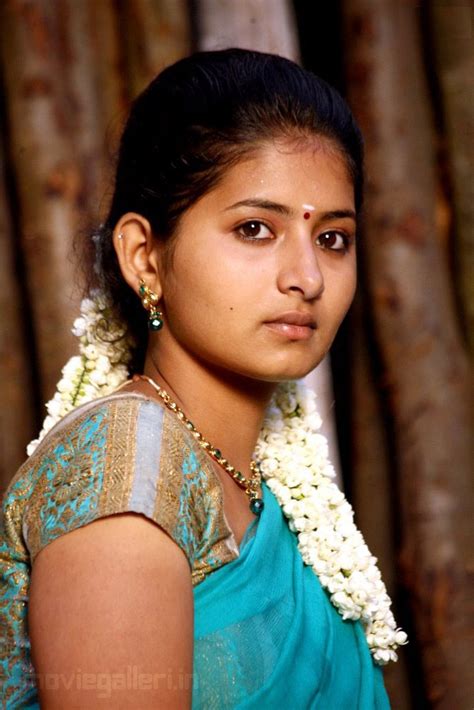 Kingdom Of Photo Albums Tamil Actress Reshmi Menon Photos