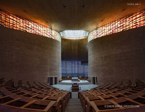 iglesia de los dominicos de miguel fisac simón garcía arqfoto