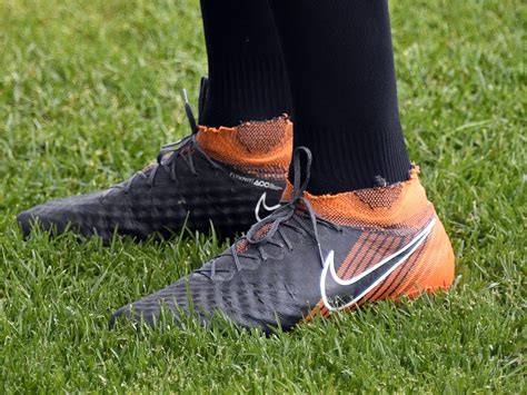 details more than 166 football boot slippers best dedaotaonec