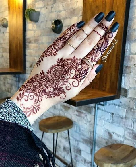 Fan tattoos can be worn by both men and women. Chinese-Mehndi-Design-08 | Mehndi designs for fingers ...