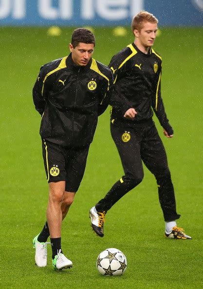 El borussia dortmund (ballspielverein borussia 09 e.v. Robert Lewandowski Photos Photos - Borussia Dortmund ...