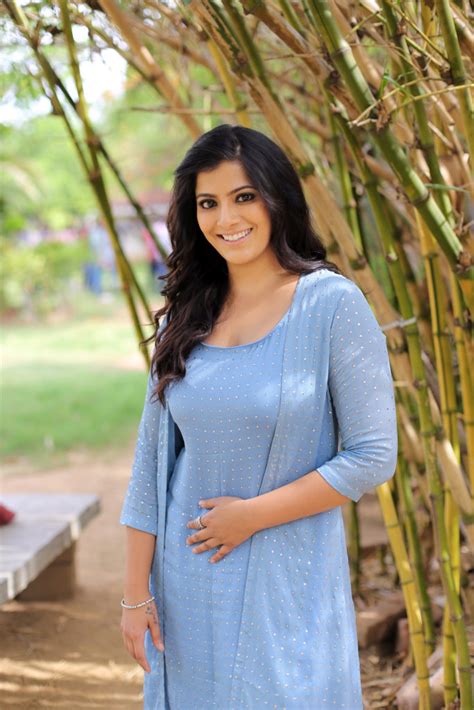 Tamil actress varalakshmi sarathkumar hot spicy stills. Actress Varalakshmi Hot Images Navel Saree Bikini Photos