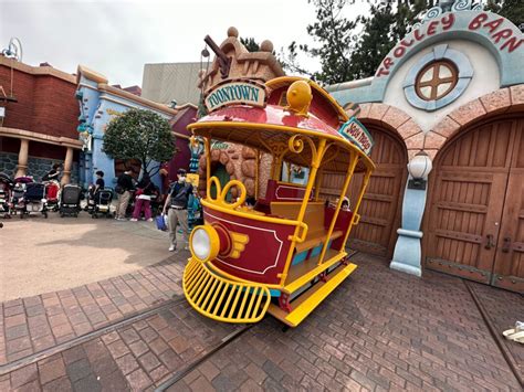 Photos Jolly Trolley Returns To Toontown At Tokyo Disneyland
