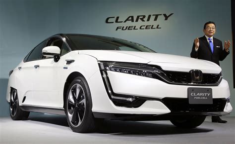 Honda Debuts Clarity Its First Mass Production Hydrogen Car The
