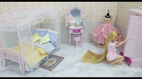 This is a dated 1997 barbie * bathroom. Rapunzel doll Bedroom Morning Routine رابونزيل غرفة نوم ...