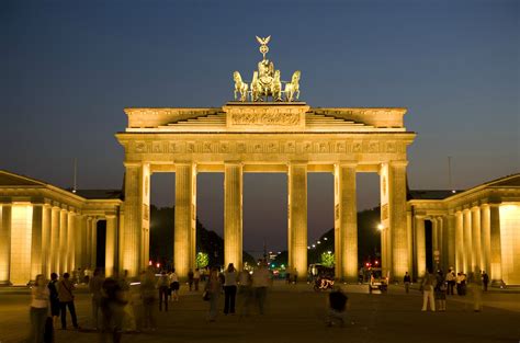 If you go to germany, don't forget to take a picture in front of this triumphal arch. These 9 Famous Landmarks Look Amazing... Until You Zoom ...