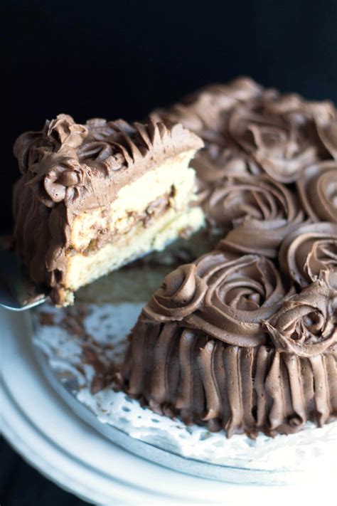 Preheat your oven to 350 f. Rich Vanilla Cake with Chocolate Fudge Icing - Erren's Kitchen