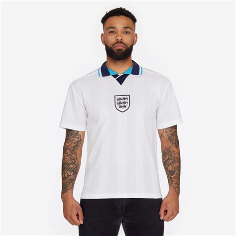 Buy the new england football shirts including shorts, socks and training kit. Football Shirts - Score Draw Retro England Home Football ...