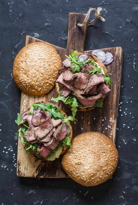 Sandwich telur mayo untuk 4 porsi 4 butir telur (rebus) 1sdm susu cair 1/2sdt lada 2sdm mayonaise 1sdt garam 8. Sandwich met biefstukreepjes | Biefstukreepjes recept ...
