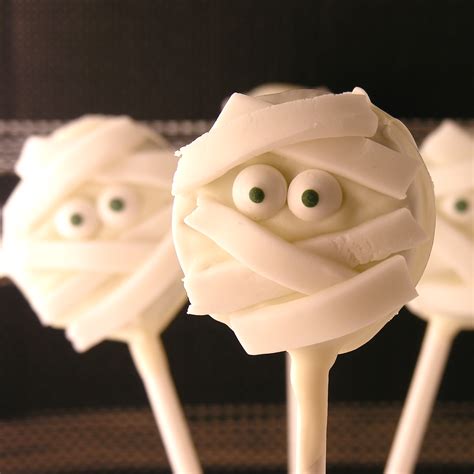 Mummy Oreo Pops For Halloween Easybaked