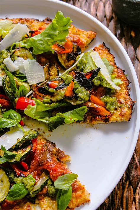 At this point, i think we all gotta admit it: The Easiest Cauliflower Crust Pizza Ever - Layers of Happiness