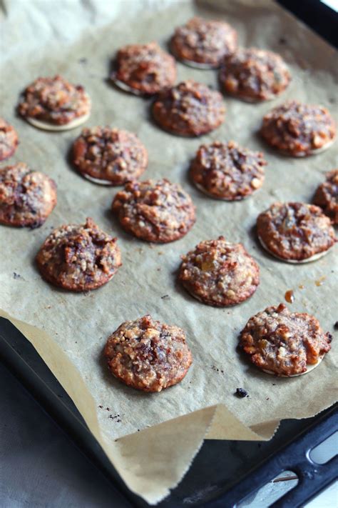 Den kuchen für 2 minuten in die mikrowelle stellen. Dattelmakronen selber machen Plätzchen mit Datteln für ...