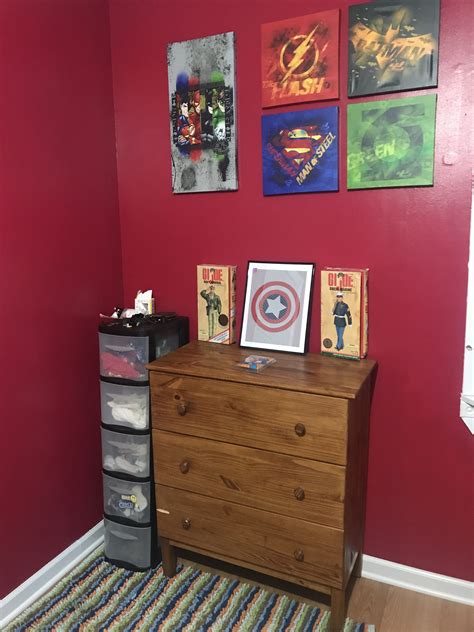 Decorating for your child's room is a difficult task, but it is much easier if you have already decided on a theme. superhero bedroom | Superhero bedroom, Home decor, Kids room