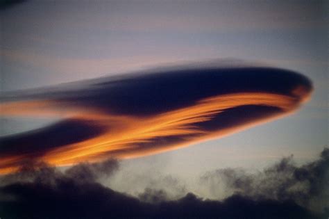An atlas of incredible clouds | Lenticular clouds, Clouds, Sky and clouds