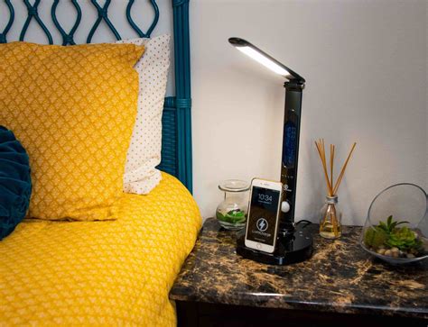 Lumicharge Ii Is The Smart Led Lamp You Didnt Know Your Desk Needed