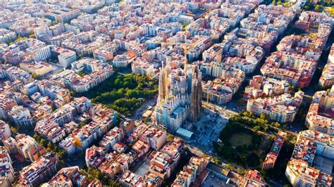 ¿cómo Llegar A Barcelona En Avión Desde Aeropuerto Tren Barco