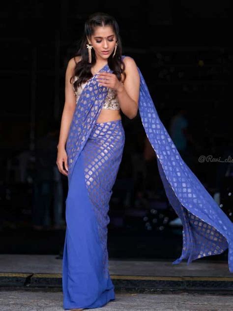 Rashmi Gautam Stuns In A Captivating Blue Saree