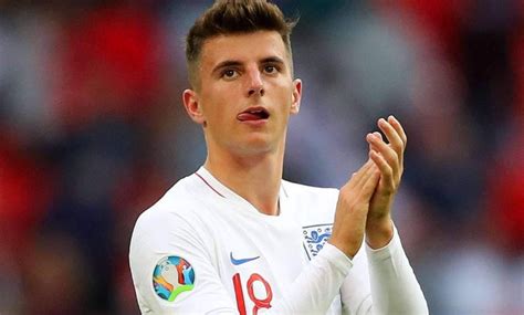 شهد إعلان المنتخب الإنجليزي لكرة القدم قائمته النهائية لكأس العالم 2018 المقررة صيف العام الحالي في روسيا، خروجا عن الطريقة المعتادة والمألوفة في مثل هذه المناسبات. مونت يرد على الشكوك الموجهة له بسبب أدائه مع منتخب إنجلترا