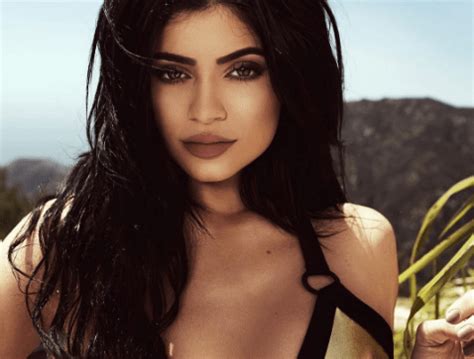 Kylie Jenner Celebra Sus A Os Con Radical Cambio De Look Y Se Ve Mega Sexy