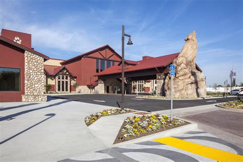 If you decide to drive, there's free parking. Great Wolf Lodge Resort | Bomanite