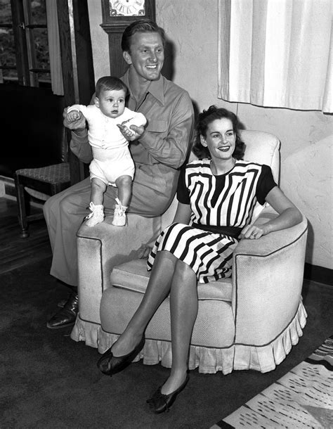 Diana Douglas Actress And First Wife Of Kirk Douglas Dies At 92 The New York Times