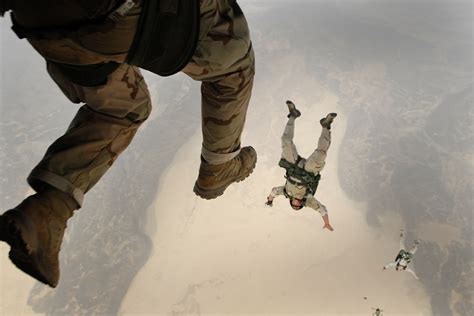 Skydiving Jump Falling Parachuting Military 4k Hd Wallpaper