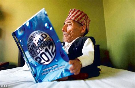 Meet The Worlds Smallest Man 72 Year Old Farmer Is 215 Tall Photos