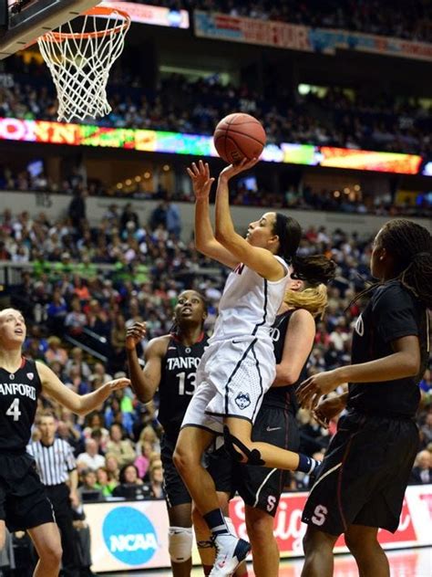 Uconn Tops Stanford Will Face Notre Dame In Clash Of Unbeatens