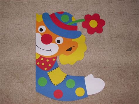 Clowns aus papierrollen fasching basteln meine enkel und ich / © dieter jacobi, kölntourismus gmbh. Fensterbild Tonkarton Clown Fenstergucker Karneval | Clown ...