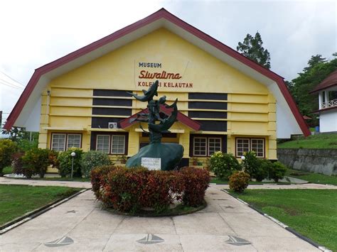 Museum Negeri Provinsi Maluku Siwa Lima Ambon Indonesia Đánh Giá