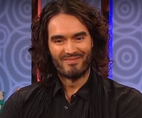 Russell Brand Biography - Childhood, Life Achievements & Timeline