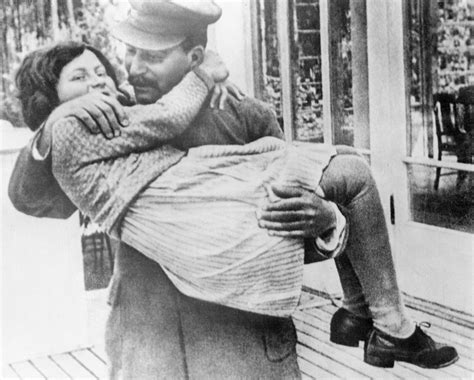 Der Preis Der Freiheit Das Traurige Leben Von Stalins Einziger Tochter