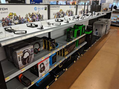 My Local Walmart Is Installing A Gaming Pc Shopping Aisle Rpcmasterrace