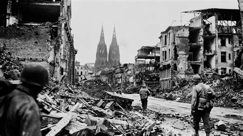 Der zweite hochzeitstag hat als thema „leder oder „baumwolle. Zweiter Weltkrieg - Z - Lexikon - Mehr Wissen ...
