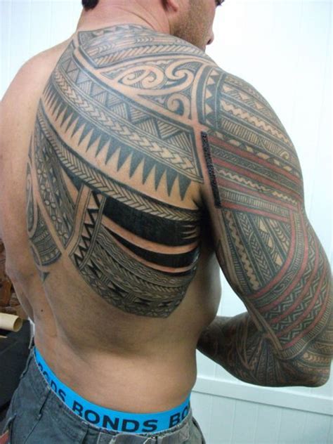 Because shoulder tattoos are available in every size small, medium, large. Maori tribal tattoo on back and shoulder