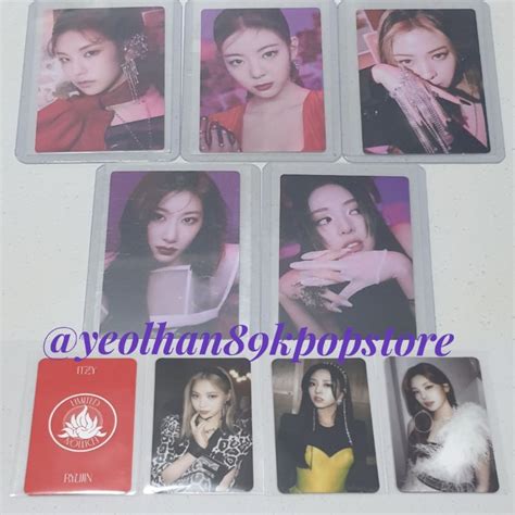 Jual Itzy Special Random Photocard Official From Album Guess Who [limited Edition] Indonesia