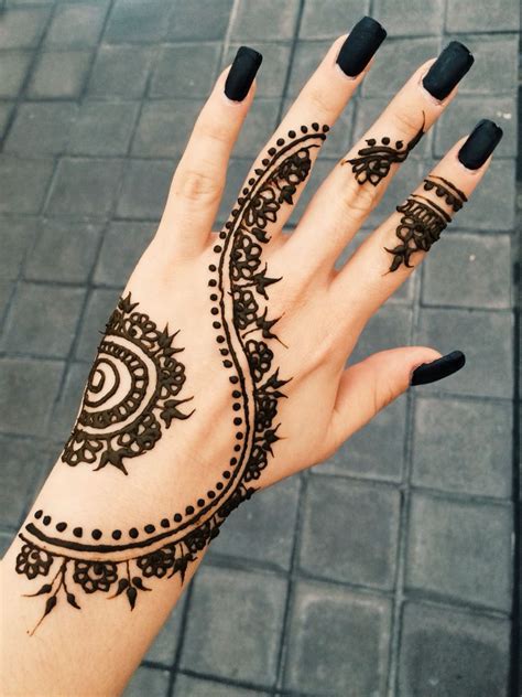 Henna Tattoo Hand Black Nails Cool Awesome Beautiful Henna Tattoo Hand