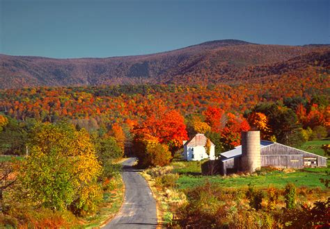 Best places in New England to catch the changing leaves this fall