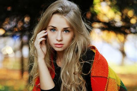 Muchacha Hermosa Ucraniana Foto De Archivo Imagen De Naturalizado