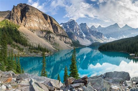 Premium Photo Moraine Lake With The Rocky Mountains Panorama In The