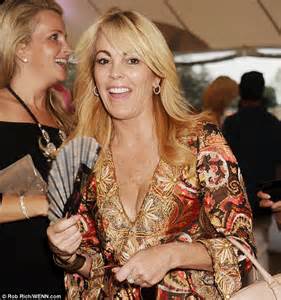 Dina Lohan Banned From Taking Part In Daugher Lindsays Rehab Treatment After Drunken Phonecall