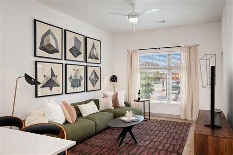 upscale amenities at uptown kansas city midrise apartments