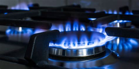 FAQs: Bagaimana Cara Menjaga Nyala Api Kompor Gas Agar Tetap Berwarna Biru?