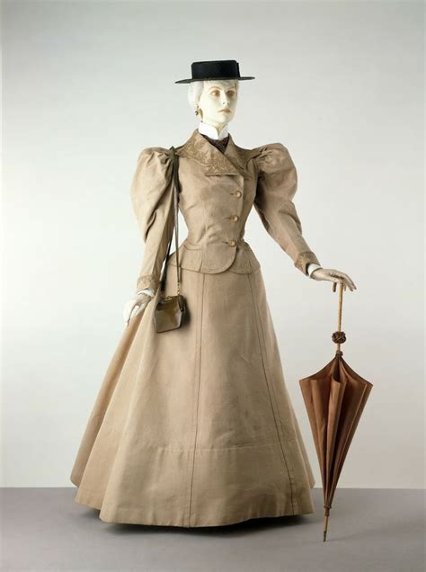 1895 Day Jacket And Skirt Used To Travel Clothes Through History In