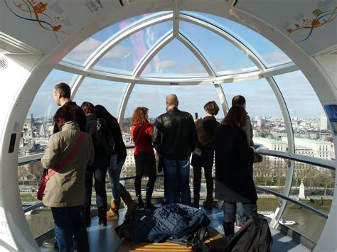 London Eye Capsule Inside One Of The Capsules On The Londo Flickr