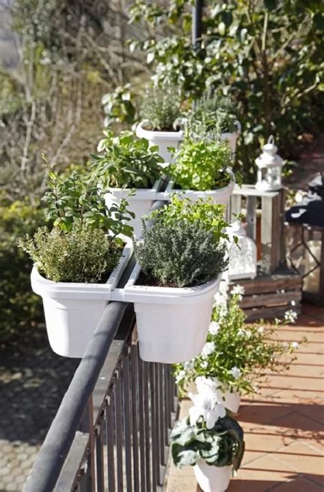 26 Diy Railing Planter Ideas For Balcony Gardeners