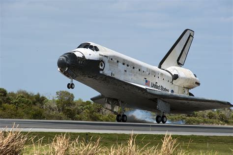 March 9 On This Day In Aviation History Space Shuttle Discovery Makes
